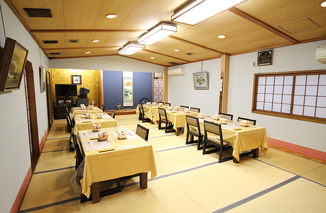 深川本店の二階大広間（宴会などでも使用）